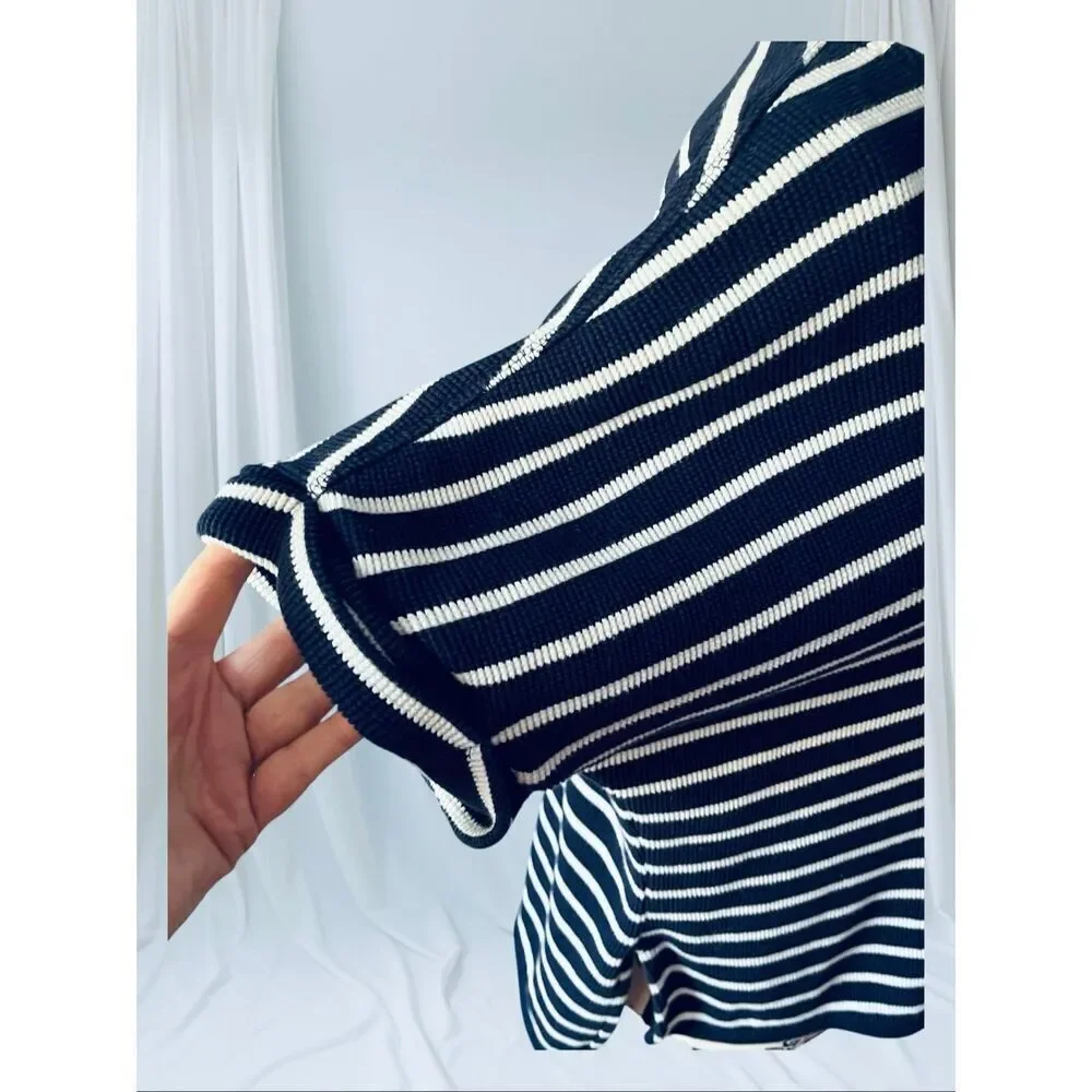 Calvin Klein Jeans Women's Medium Blue White Striped Short Sleeve Top